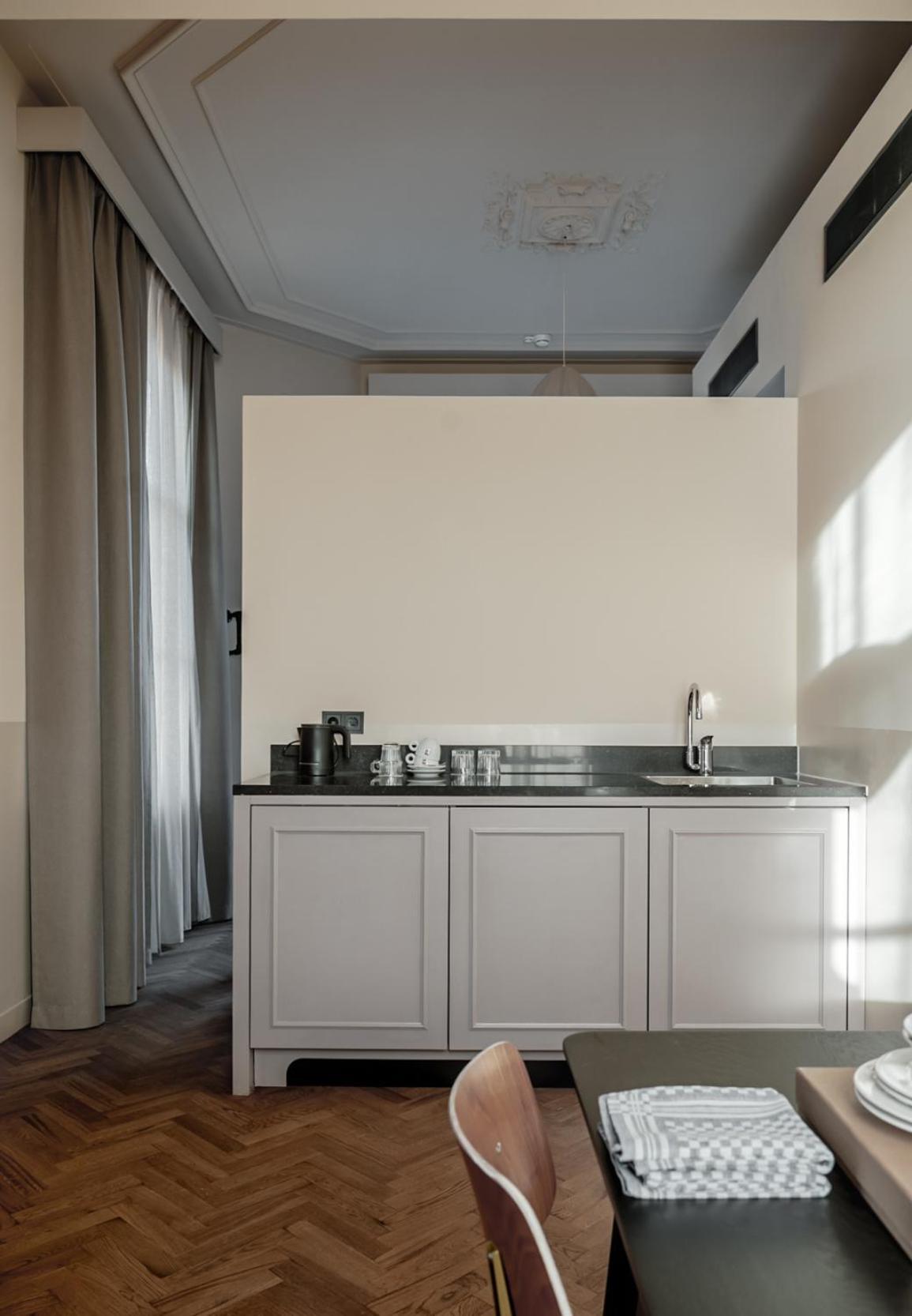 Metzlr House Hotel Haarlem Room photo